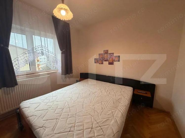 Apartament cu 3 camere decomandat în Girocului