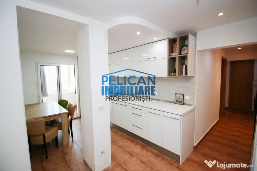 Apartament cu 3 camere decomandat, mobilat în E3