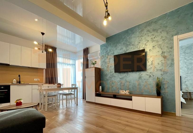 Apartament cu 3 camere semidecomandat, mobilat în Mamaia-Sat