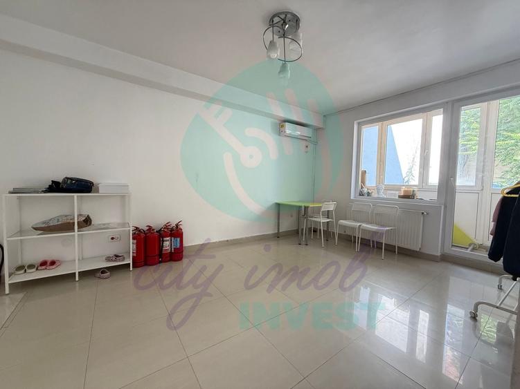 Casă individuală cu 8 camere cu Canalizare în Moșilor