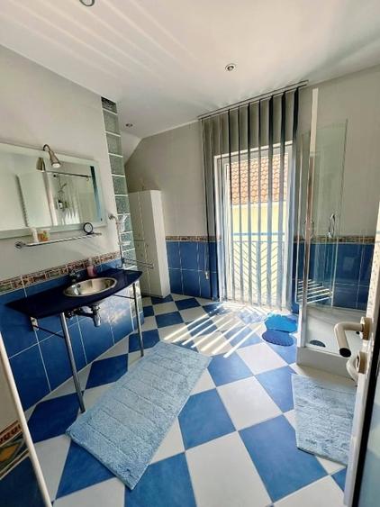 Casă individuală cu 4 camere cu Teren 657 Mp în Central