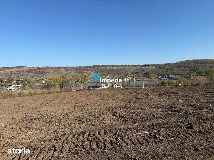 Teren de 3000 mp, în Aroneanu