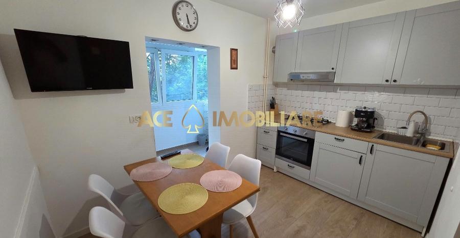 Apartament cu 3 camere decomandat, mobilat în Sebastian