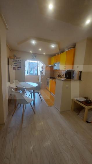 Apartament cu 2 camere decomandat, mobilat în Central