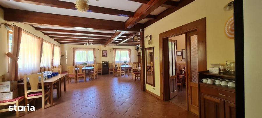 Casă cu 8 camere cu Teren 1000 Mp în Sadu