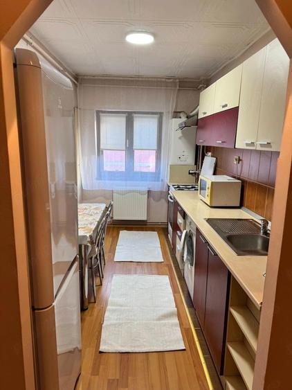 Apartament cu 2 camere decomandat în Vitrometan