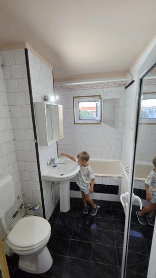 Apartament cu 2 camere decomandat în Vinga
