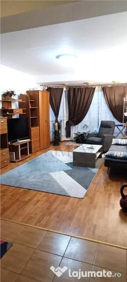 Apartament cu 4 camere decomandat în Aradului