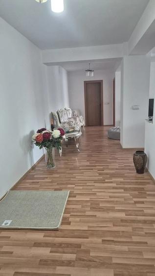 Apartament cu 2 camere semidecomandat în Mihai Bravu