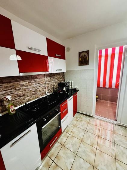 Se vinde apartament cu 2 camere !! - 1