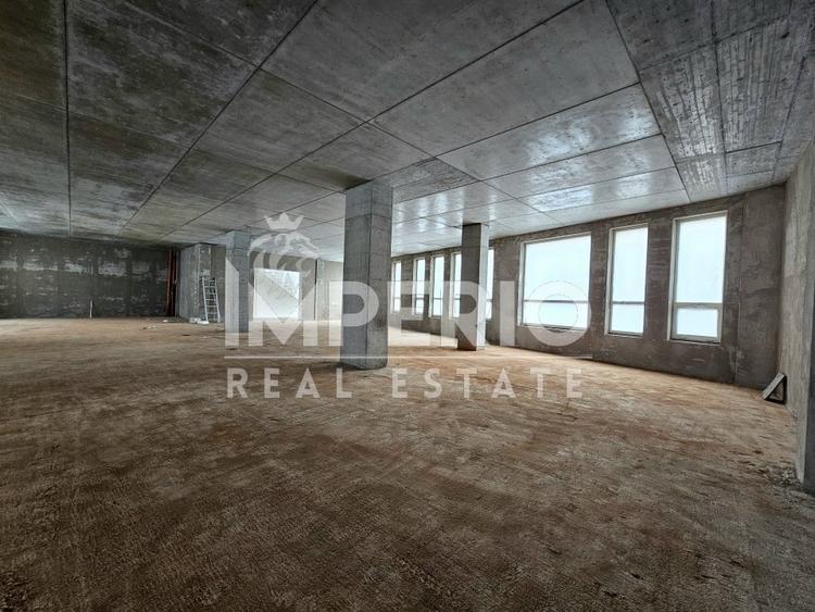 Spațiu comercial, de 1,400 mp, în Central