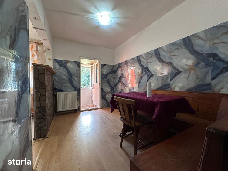 Apartament cu 3 camere nedecomandat în Micro 6