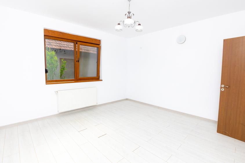 Casă cu 5 camere cu Canalizare în Bezdead