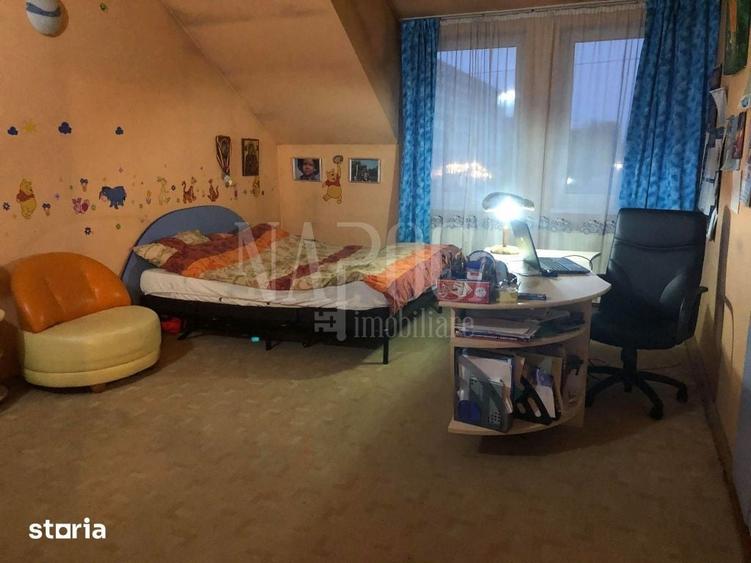 Casă cu 8 camere cu Teren 279 Mp în Plopilor