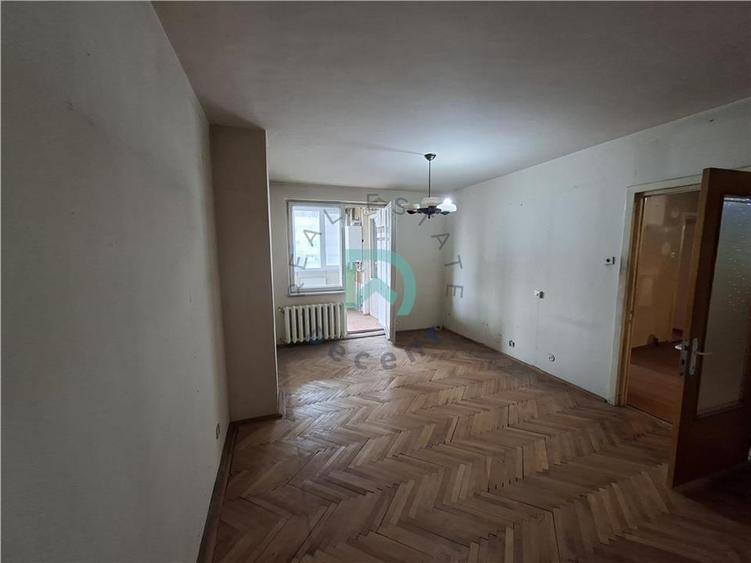 Apartament cu 3 camere decomandat în Centrul Civic