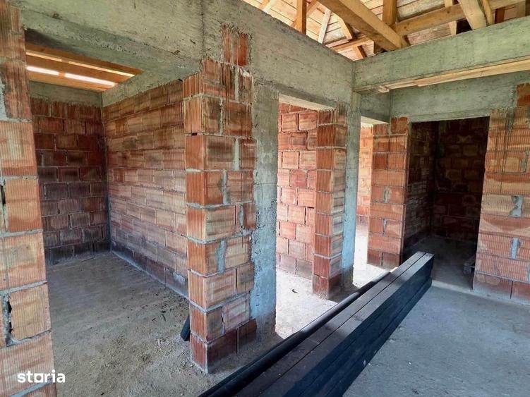 Casă cu 3 camere cu Teren 500 Mp în Central