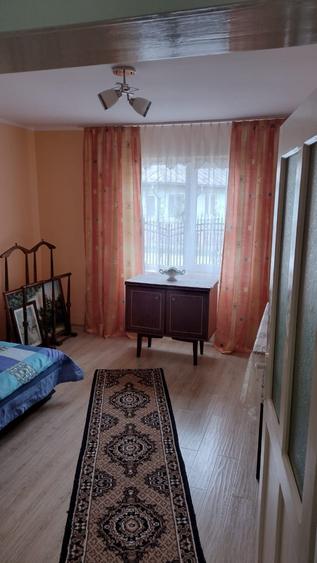 Casă cu 4 camere în Dăscălești