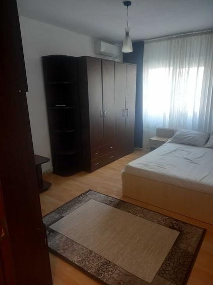 Garsonieră decomandată în Central