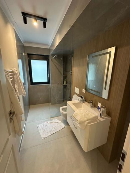Apartament cu 2 camere decomandat în Lipovei