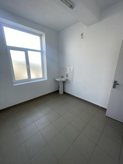Spațiu comercial, de 60 mp, în Țuglui