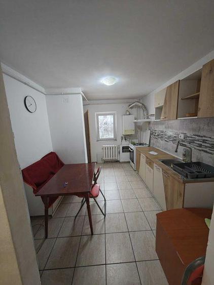 Apartament cu 4 camere decomandat, mobilat în Frumoasa