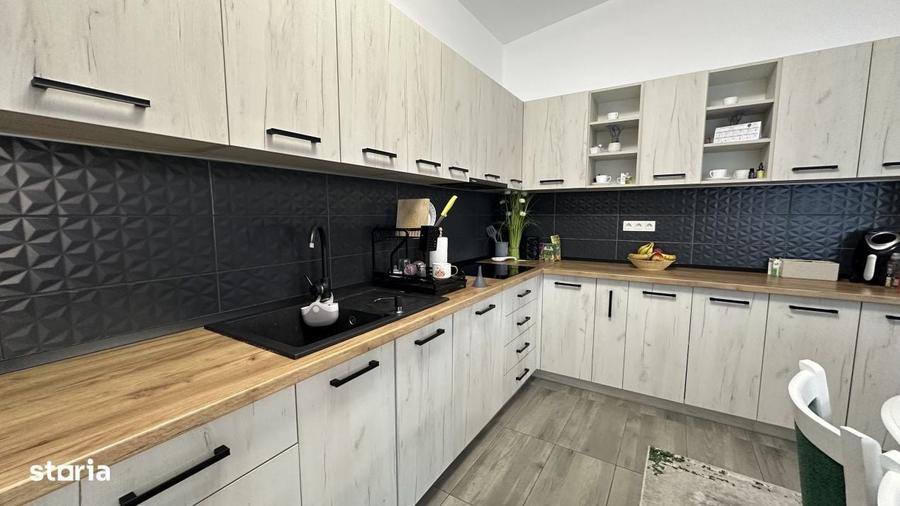 Casă cu 4 camere decomandat cu Teren 550 Mp în Săsar
