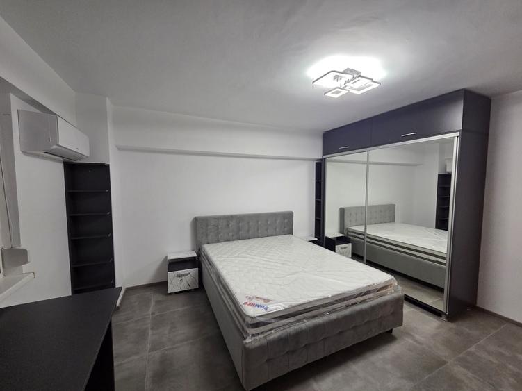Garsonieră decomandată în Viziru 3