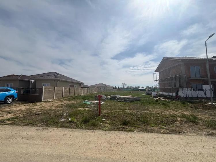 Teren Construcții intravilan de 566 mp, în Moșnița Nouă
