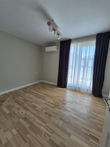 Casă individuală cu 4 camere cu Canalizare în Otopeni
