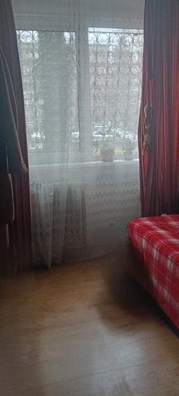 Apartament cu 3 camere semidecomandat în Titan