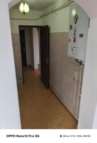 Apartament cu 4 camere semidecomandat în Central