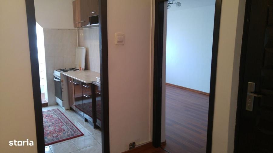 Apartament cu 3 camere decomandat în Dorobanți 1