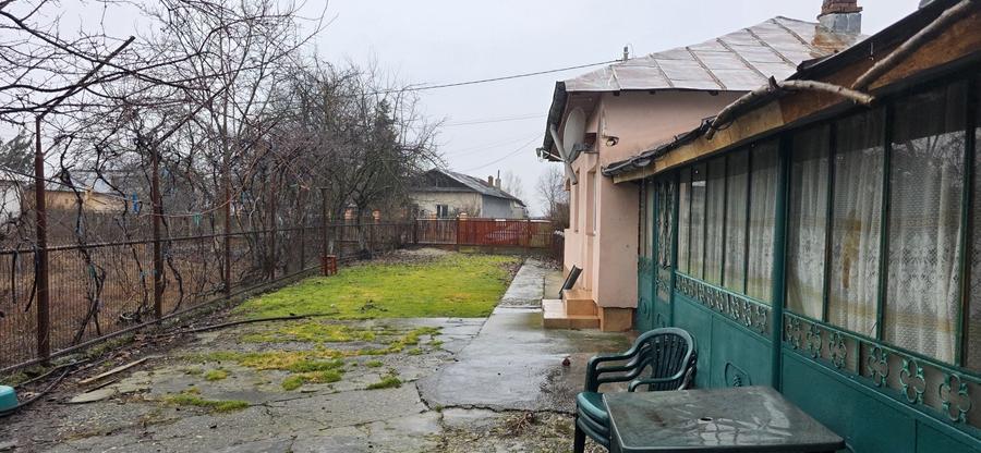 Casă cu 4 camere în Antofiloaia