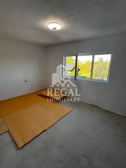 Casă individuală cu 4 camere cu Canalizare în Exterior Sud