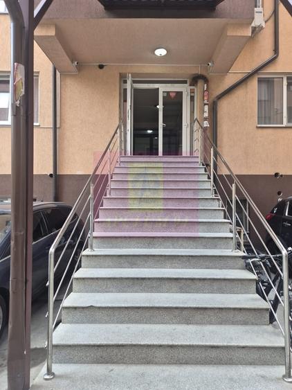 Apartament cu 3 camere decomandat în Tineretului