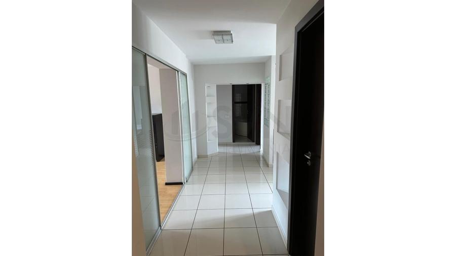 Apartament cu 3 camere decomandat, mobilat în P-ța Unirii