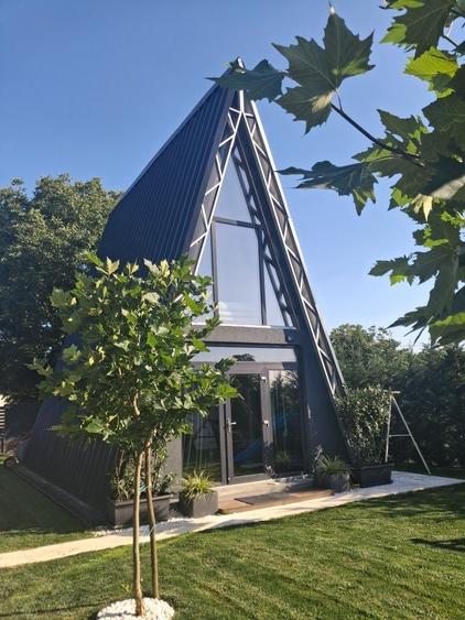 Casă cu 4 camere în Exterior Vest