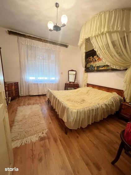 Casă cu 4 camere cu Teren 1819 Mp în Ciugud