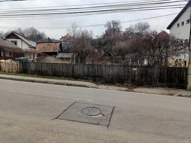 Teren de 2230 mp, în Central