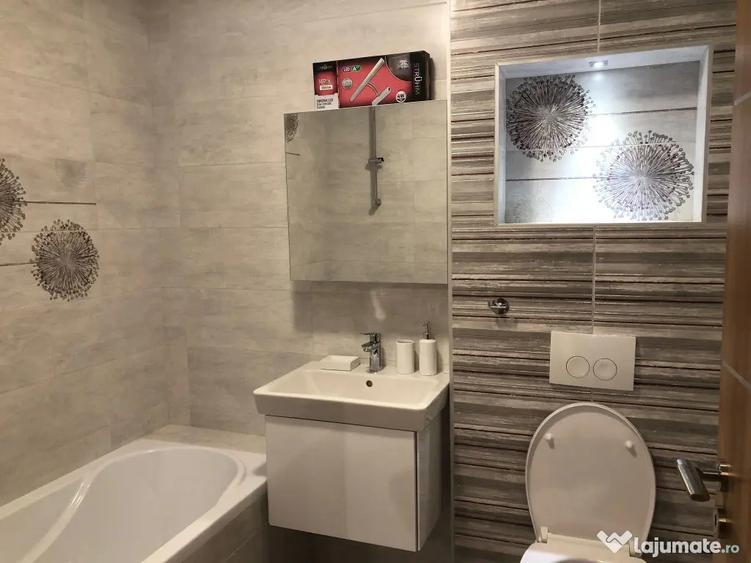 Apartament cu 4 camere decomandat în Cioplea