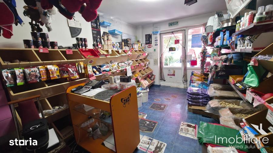 Spațiu comercial, de 51 mp, în Petros