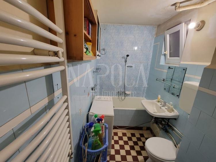 Apartament cu 3 camere semidecomandat în Decebal