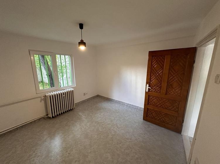 Spațiu comercial, de 56 mp, în Mihai Bravu