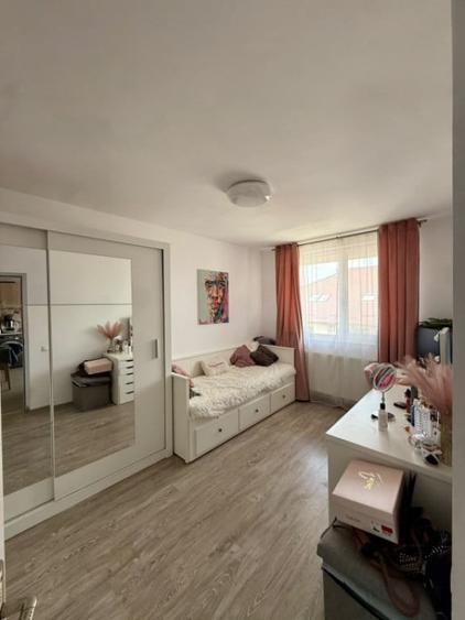 Apartament cu 3 camere decomandat în Florești — fotografia 1
