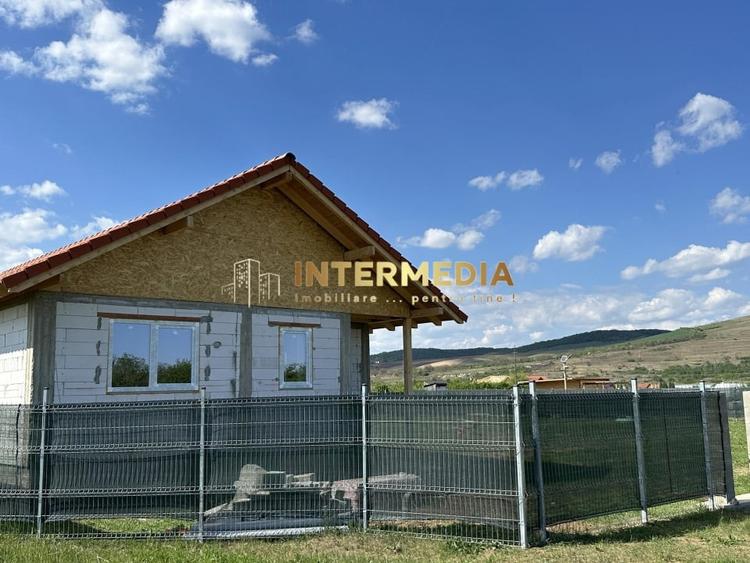 Casă individuală cu 3 camere cu Teren 570 Mp în Bărăbanț