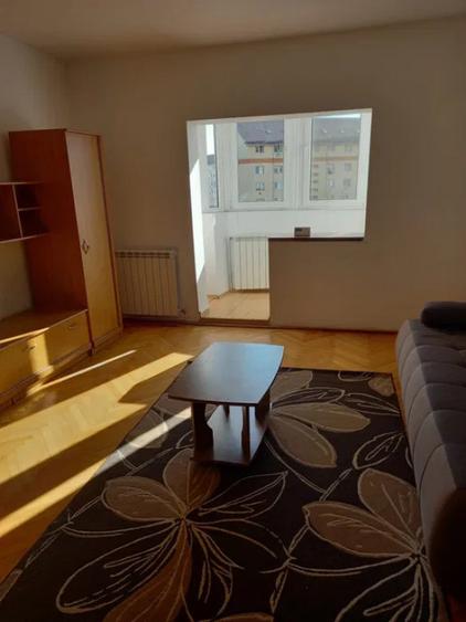 Apartament cu 3 camere decomandat în Terezian