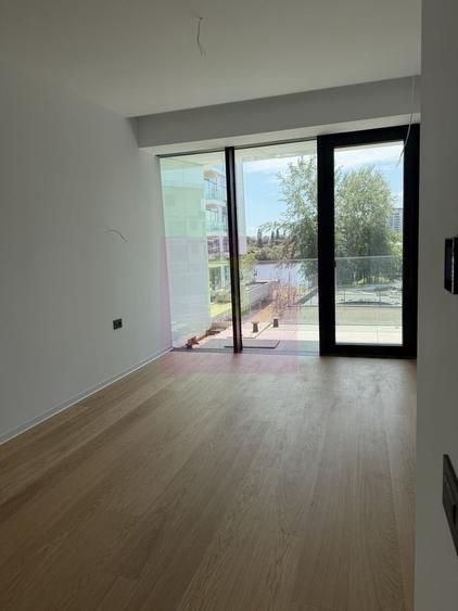 Apartament cu 4 camere decomandat în Lacul Tei