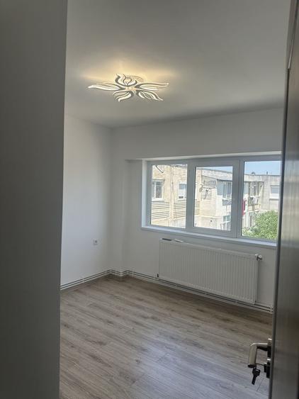 Apartament cu 2 camere decomandat în Vărsătura