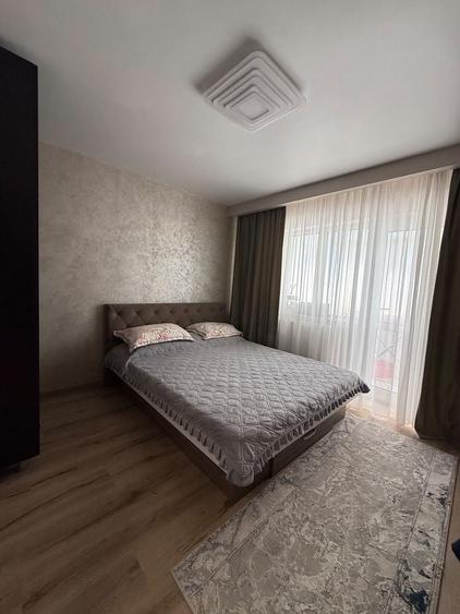 Apartament cu 3 camere decomandat în Tineretului