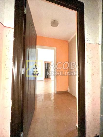 Apartament 3 camere, str. Milcov, Bacau - 3